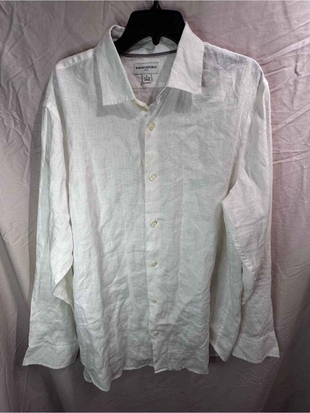 Banana Republic Men's White Linen Button-Up Shirt